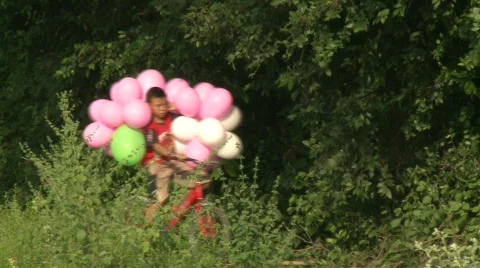 Balloons arriving 2 스톡 동영상 484805