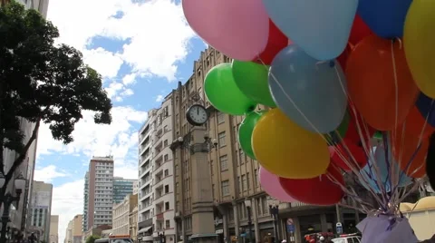 Balloons in the city Video stock 42820570