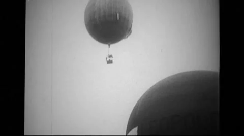 Balloons compete in Gordon Bennett race Stock Footage