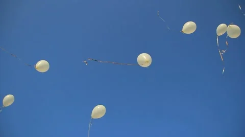 Balloons flying in the sky Video stock 68600048