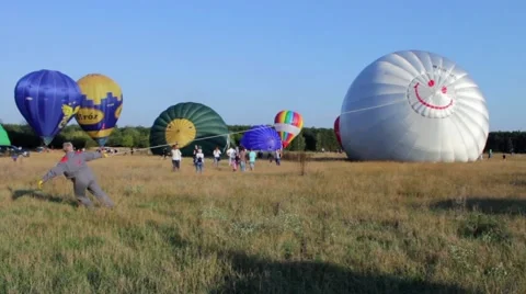Balloons prepare the seating flight Stock Footage 54620716