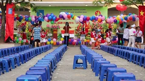 Balloons in schools Stock Footage 69186835