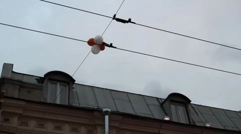 Balloons on wires 01 Video stock 31642319