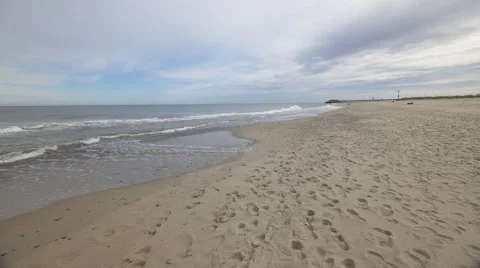 Baltic sea and beach during cloudy day. Vídeos de archivo 68345414