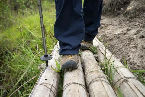 Bamboo bridge crossing Foto stock