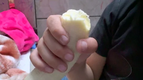 Banana eating Video stock 322933768