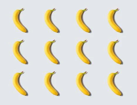 Banana fruit pattern on gray background Foto stock