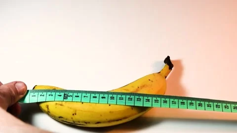 Banana measuring Video stock 131175092