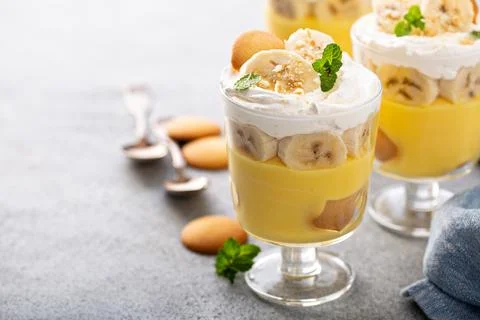 Banana pudding in small glasses Stock Photos