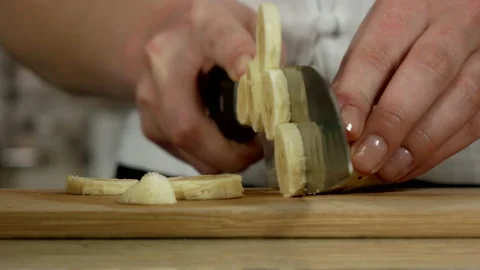 Banana slicing Stock Footage 170019115