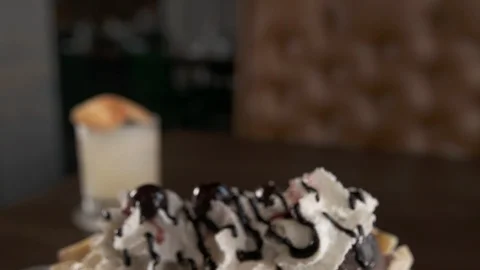 Banana split sundae pan down  Stock Footage 112575010