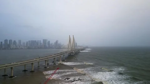 Bandra Worli Sea Link bridge over the Arabian Sea in Mumbai Vídeo Stock 339263053