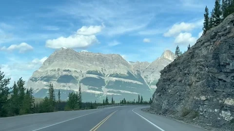 Banff Canada September 03 2024 Driving on Icefields Parkway to Columbia Icefield Stockbeeldmateriaal 343211125