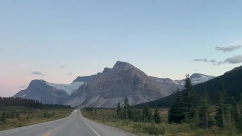Banff Canada September 03 2024 Driving on Icefields Parkway to Bow Lake 動画素材 343331416