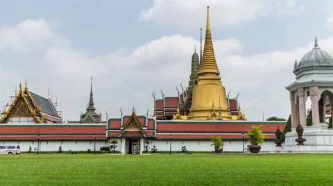 Bangkok - Grand Palace width cloudy sky - DSLR Timelapse Stock Footage 48626584