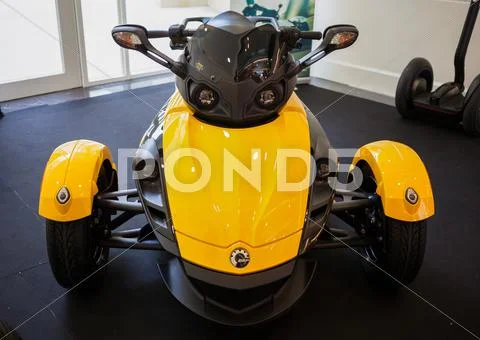 Bangkok - september 22: the can-am spyder rs roadster on display at the prome Stock Photos