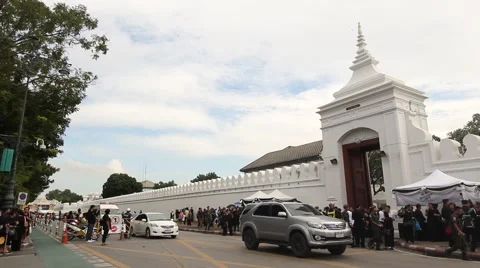 BANGKOK, THAILAND: Mourners queue to exit the Grand Palace Stock Footage 69071710