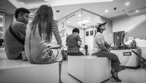 Bank customers are waiting to queue for financial transactions Stock Illustration