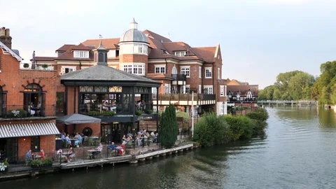 Bank of river thames in Windsor Stock Footage 137280801