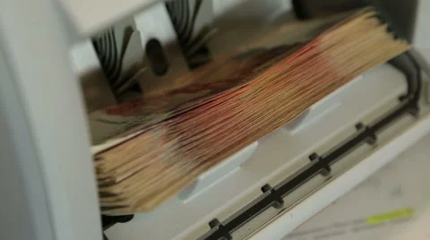 Banknote Counter Re-counts 5000 Roubles Video stock 66255997