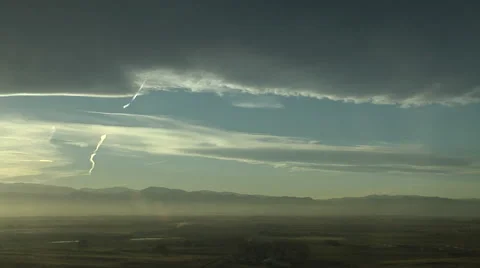 Banner Cloud and Contrails 库存影片 54721281