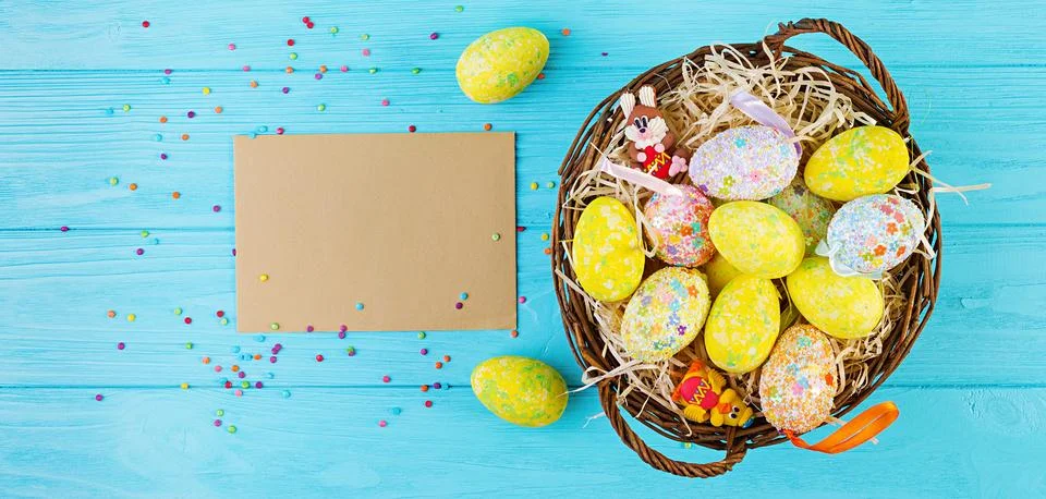 Banner with easter background. Background with flowers and easter eggs. Top.. Stock Photos