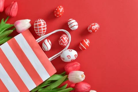 Banner with Easter eggs and flowers. copy space Stock Photos