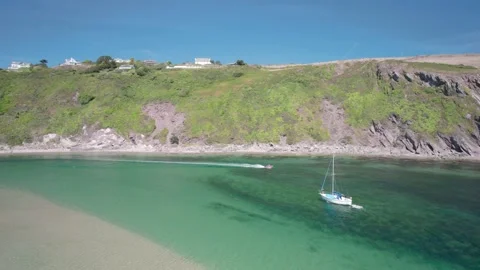 Bantham Beach and River Avon from a drone, South Hams, Devon, England Vídeo Stock 205514031