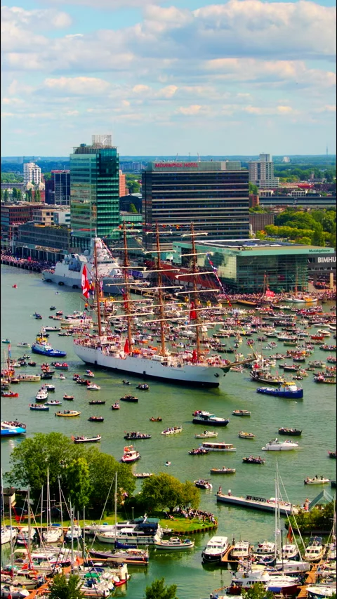 BAP Unión Sailing on Amsterdam IJ During SAIL Amsterdam 2025 4K Vidéo 336295409
