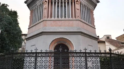 Baptistery in Bergamo alta Video stock 149255355