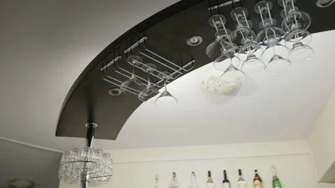 Bar rack suspendet, glasses for martini. Close-up 库存影片 93437219