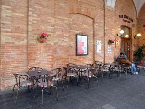 Bar under the arcades Фото