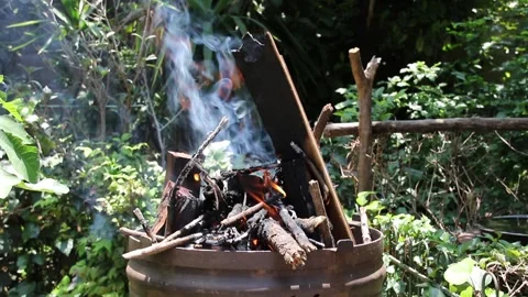 A barbecue braai fire Vídeo Stock 144549464