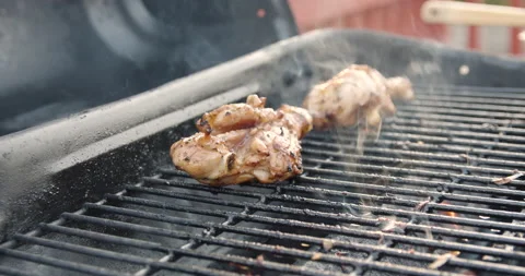 Barbecue chicken on the grill Stock Footage 131427828