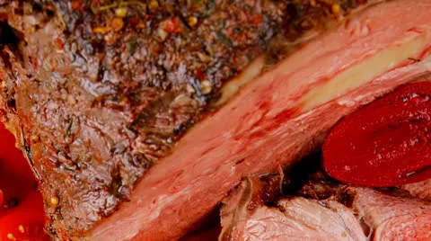 Barbecue on red dish Vídeos de archivo 25542234