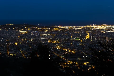 Barcelona at night, time-lapse Video stock 89220874
