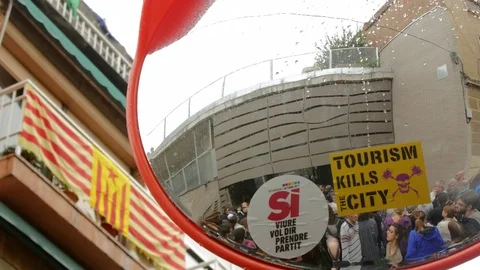 Barcelona, October 1st, 2017: Citizens voting for the Referendum in Catalonia. Stock Footage