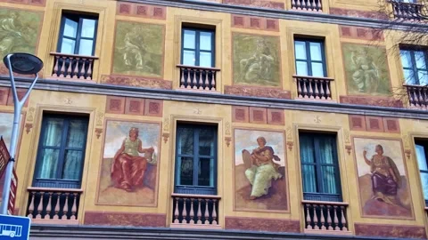 Barcelona Painted Classical Building Facade Vídeo Stock 331057342