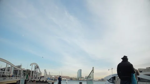 Barcelona Port Vell. Tourists Sightseeing Cruise Food Street Stall and Marema Vídeos de archivo 106102853