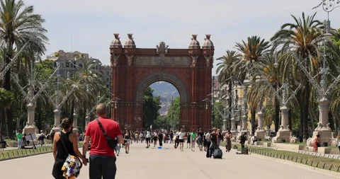 Barcelona Spain Arc de Triomf Parc de la Ciutadella 4K Stockbeeldmateriaal 276865290