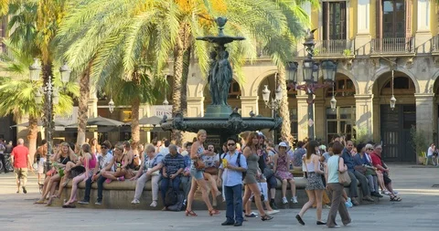 BARCELONA, SPAIN, MAY 22, 2017: Barcelona Plaza Real, famous square with Stock-Footage 86142473