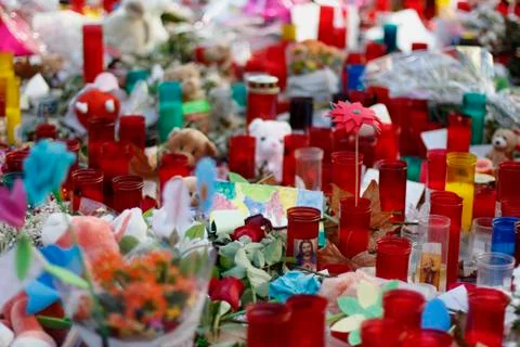 Barcelona's Rambla after terroridt attack. Flowers and candles Foto stock