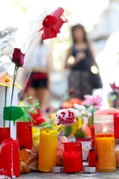 Barcelona's Rambla after terroridt attack. Flowers and candles Foto stock