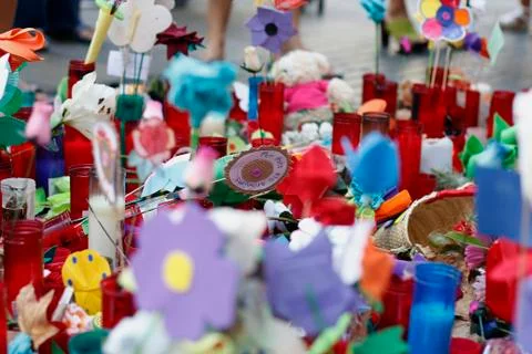 Barcelona's Rambla after terroridt attack. Flowers and candles Foto stock