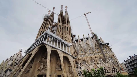 Barcelone Gaudi architecture Temple Expiatori de la Sagrada Fam lia Vídeo Stock 95639863
