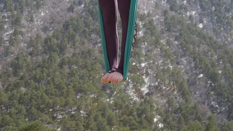 Bare feet on a hammock Stock Footage 88623571