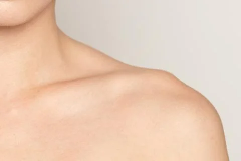 Bare shoulder and collar bone Stock-Fotos