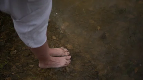 Barefoot Stock-Footage 248548258
