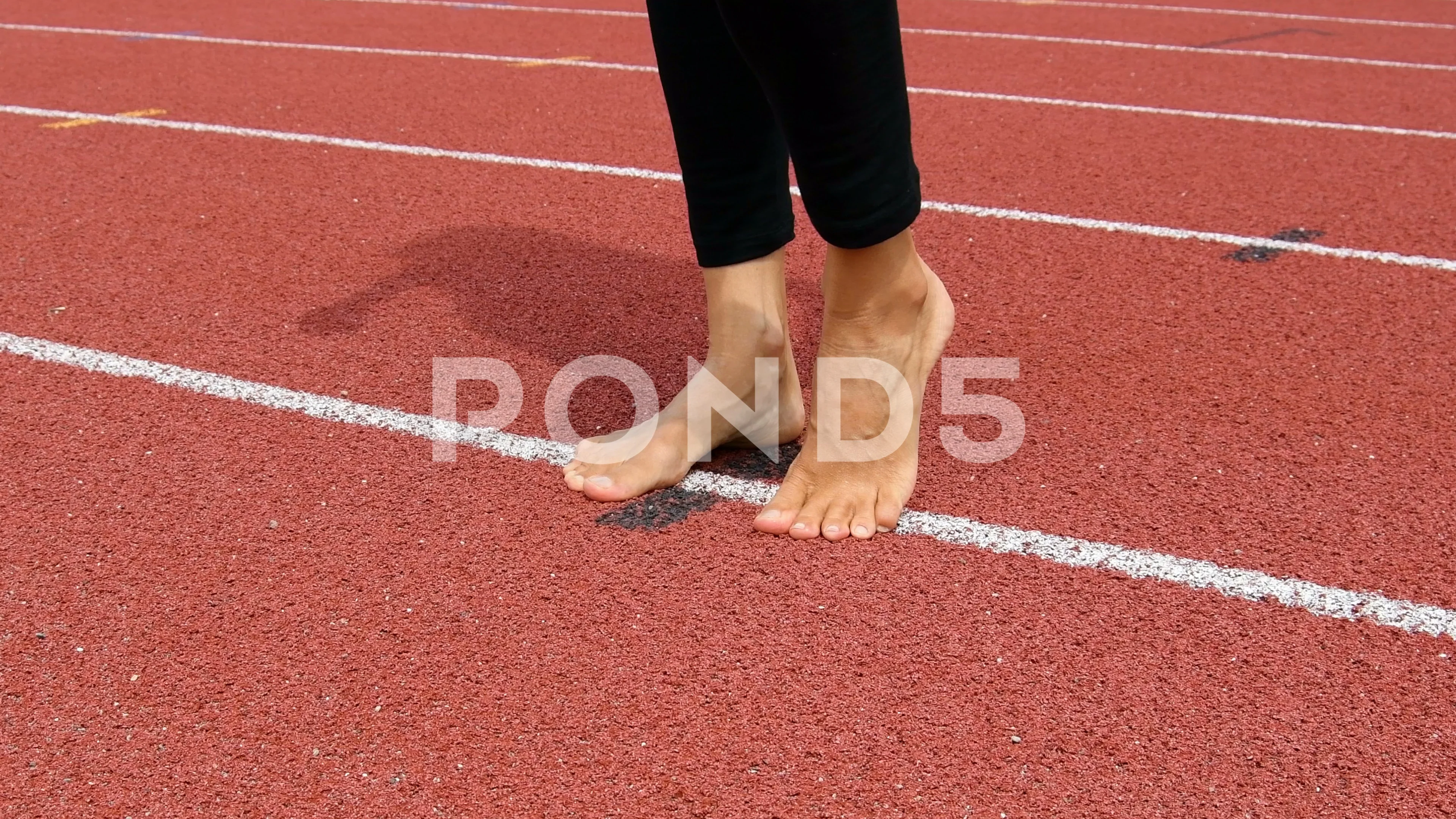 Running barefoot clearance on track