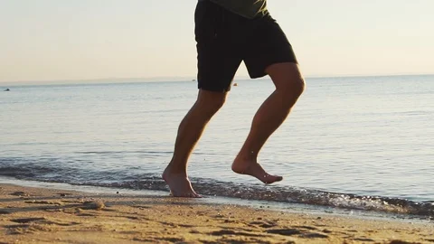Barefooted runner Stock Footage 92463611